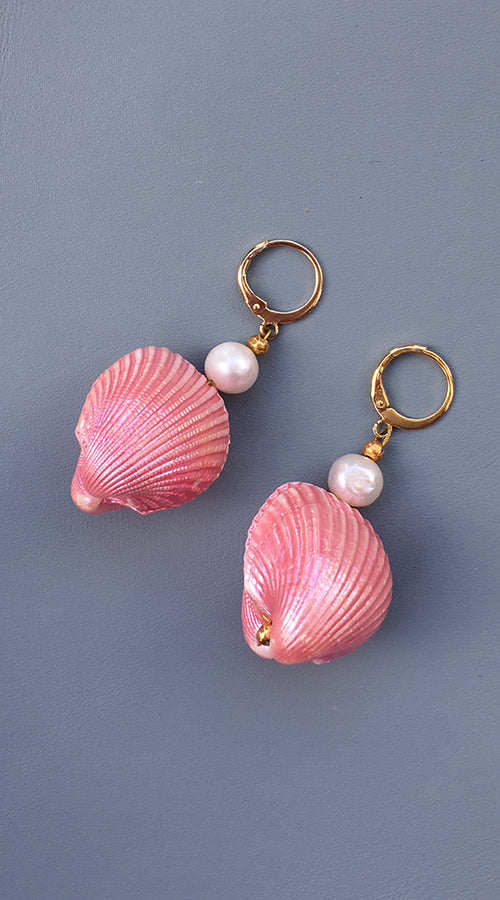 Load image into Gallery viewer, Candy Shell Pearl Earrings
