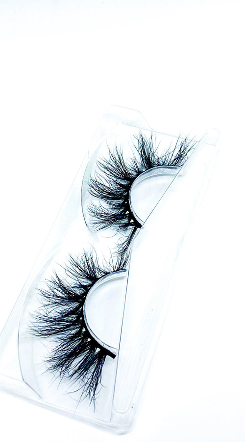 Load image into Gallery viewer, Lashes - Lash Bae - Old Money
