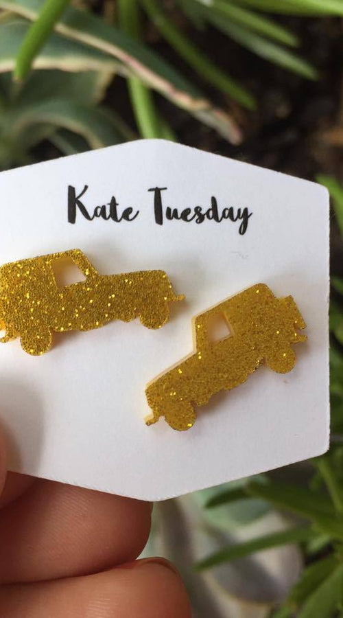 Load image into Gallery viewer, Gold Sparkly Jeep Stud Acrylic Earrings
