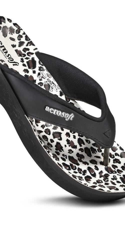 Load image into Gallery viewer, Aerosoft Leopard Women’s Comfortable Casual Thong Sandals
